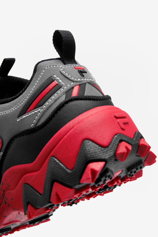 Fila UK Big Kids\' Oakmont TR Metallic Silver/Black/Red